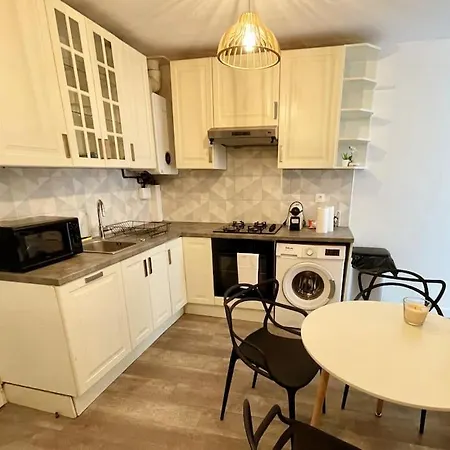 1br Et Canape Lit Dans Le Salon * Paris