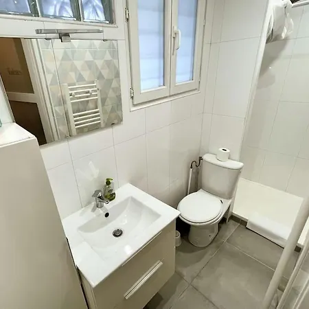 1br Et Canape Lit Dans Le Salon Appartement