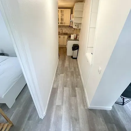 1br Et Canape Lit Dans Le Salon Appartement